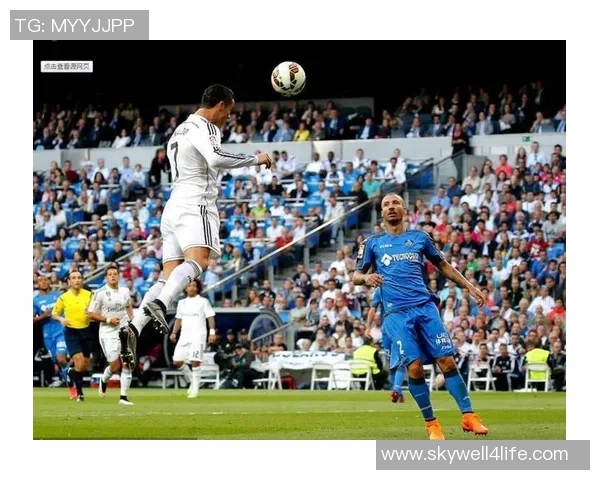 尤文图斯主场狂胜AC米兰,C罗梅开二度助力球队称霸